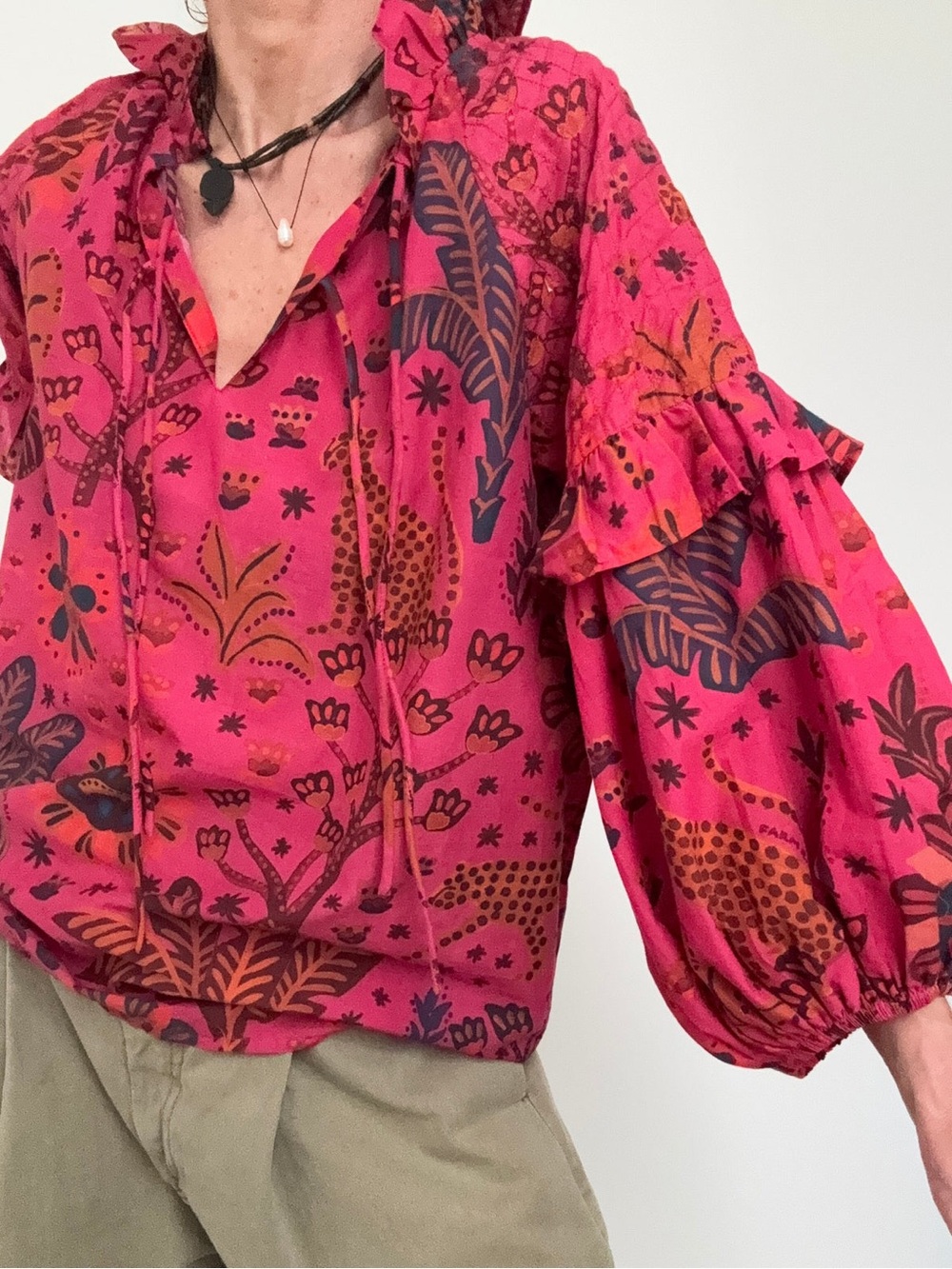 FARM RIO FOR ANTHROPOLOGIE PINK PUFF SLEEVE TROPICAL TIE BLOUSE TIGER SIZE SMALL